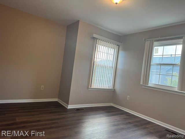 43971 Stoney Lane, Sterling Heights, MI 48313
