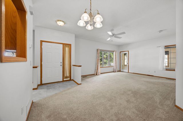 2994 Pitrina Way, Little Canada, MN 55117