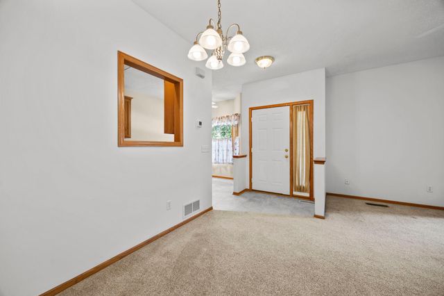 2994 Pitrina Way, Little Canada, MN 55117