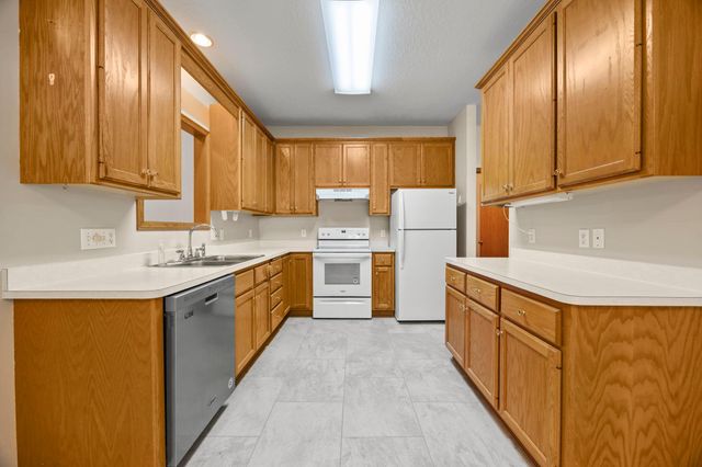 2994 Pitrina Way, Little Canada, MN 55117