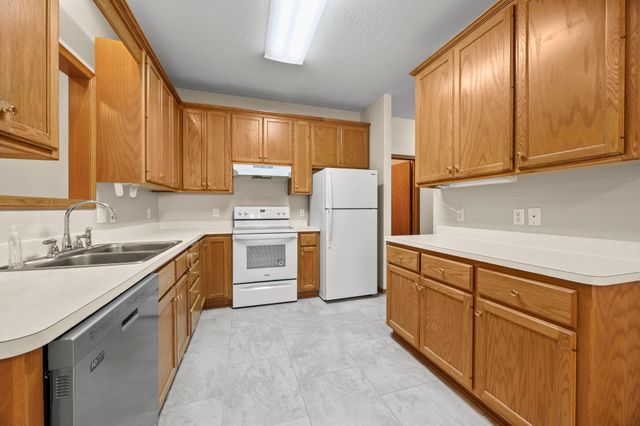 2994 Pitrina Way, Little Canada, MN 55117