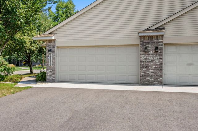 2994 Pitrina Way, Little Canada, MN 55117