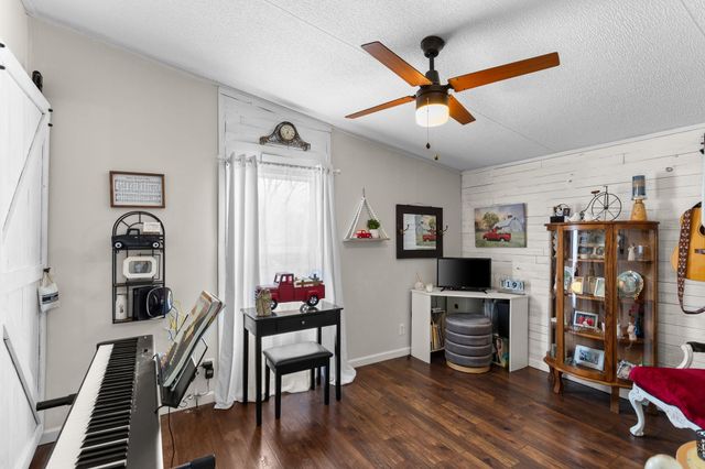 1892 Preacher Holt Rd, Mount Pleasant, TN 38474