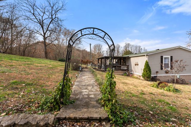 1892 Preacher Holt Rd, Mount Pleasant, TN 38474