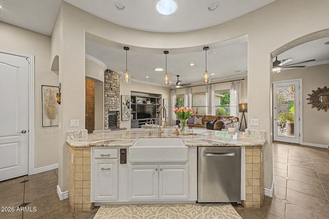 2408 W BAJADA Road, Phoenix, AZ 85085