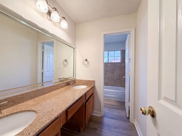 2915 Olympia Drive, Grand Prairie, TX 75052