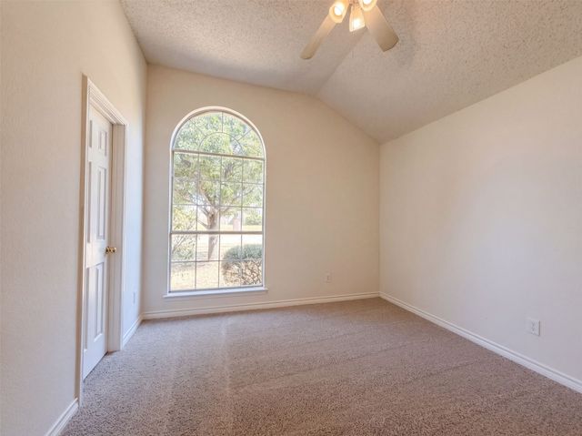 2915 Olympia Drive, Grand Prairie, TX 75052
