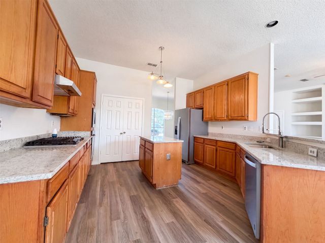 2915 Olympia Drive, Grand Prairie, TX 75052