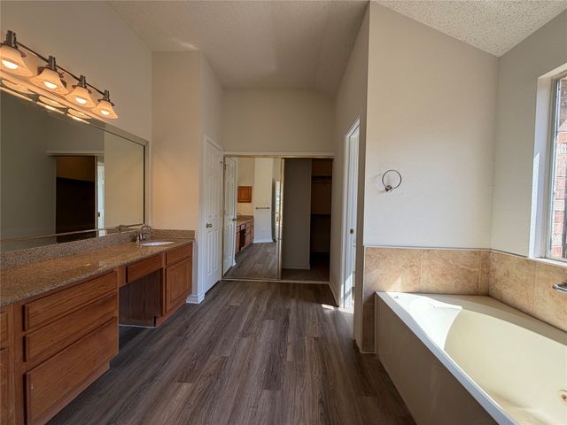 2915 Olympia Drive, Grand Prairie, TX 75052