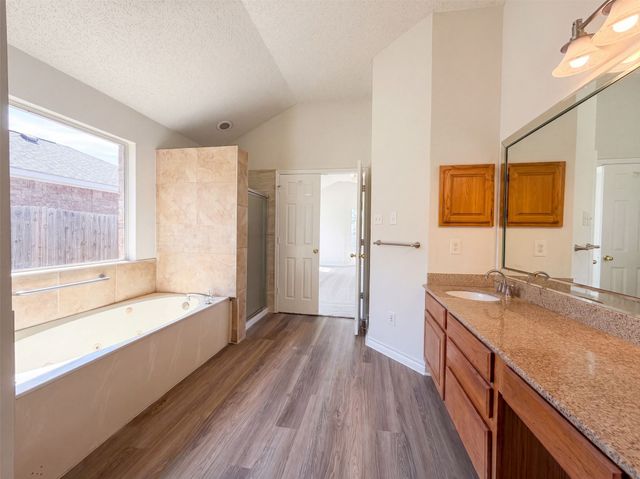 2915 Olympia Drive, Grand Prairie, TX 75052