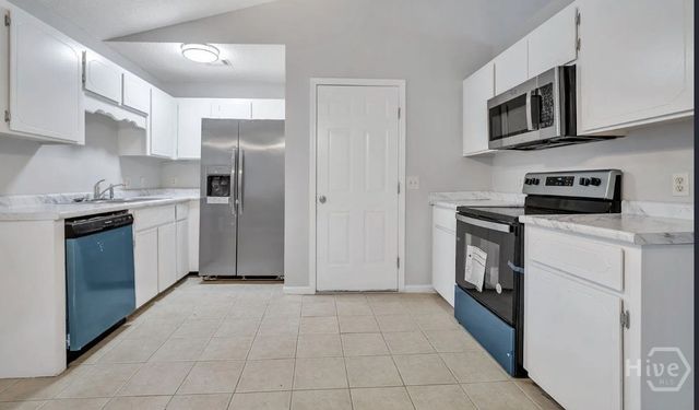 110 W Kenny Drive, Hinesville, GA 31313