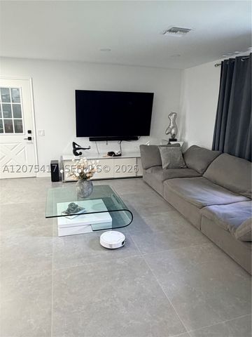 15042 SW 149th St, Miami, FL 33196