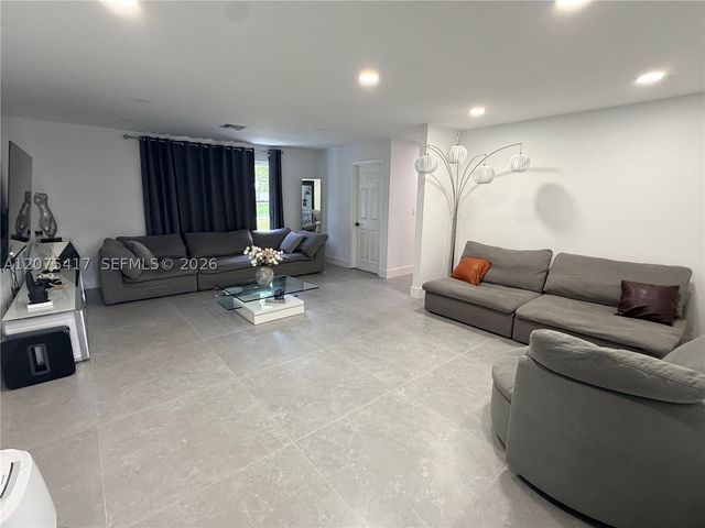 15042 SW 149th St, Miami, FL 33196