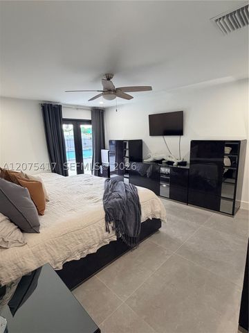 15042 SW 149th St, Miami, FL 33196