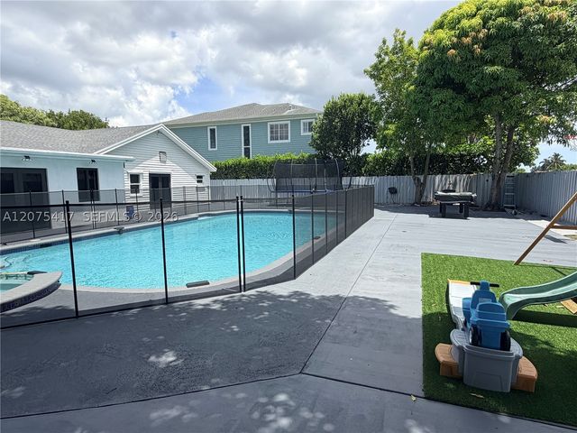 15042 SW 149th St, Miami, FL 33196