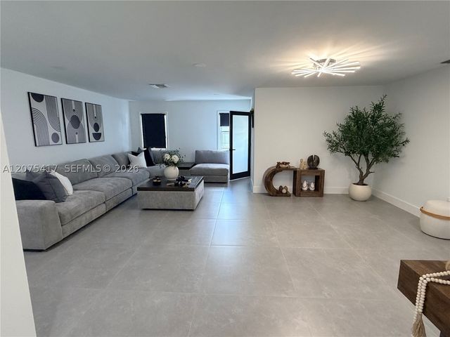 15042 SW 149th St, Miami, FL 33196
