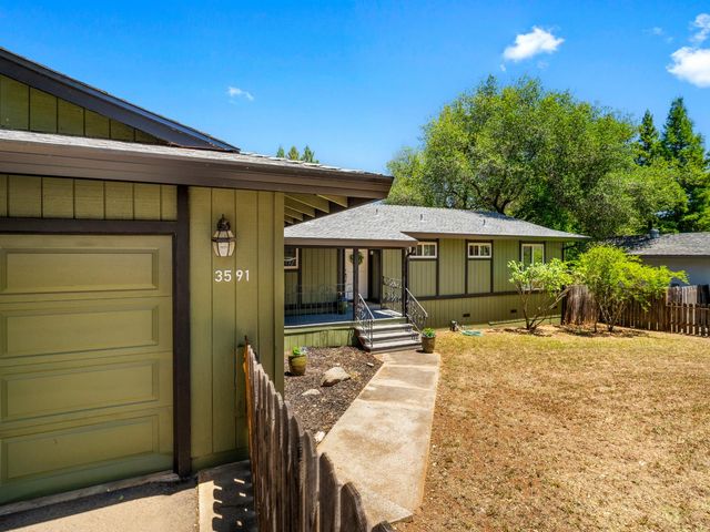 3591 Cambridge Rd, Cameron Park, CA 95682