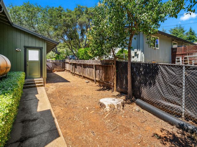 3591 Cambridge Rd, Cameron Park, CA 95682