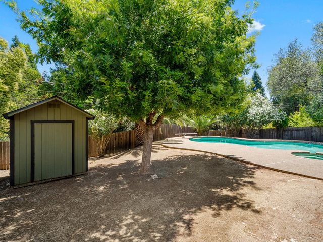 3591 Cambridge Rd, Cameron Park, CA 95682
