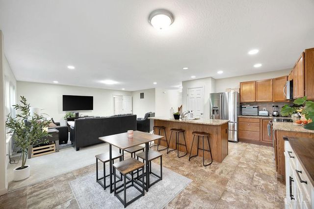 723 Grande Oaks Drive, Hamilton Twp, OH 45152