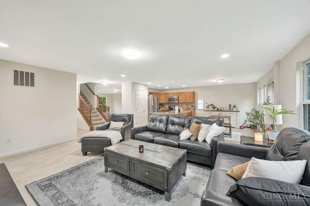 723 Grande Oaks Drive, Hamilton Twp, OH 45152