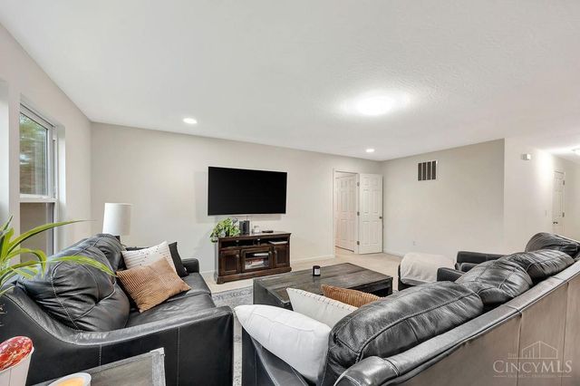 723 Grande Oaks Drive, Hamilton Twp, OH 45152