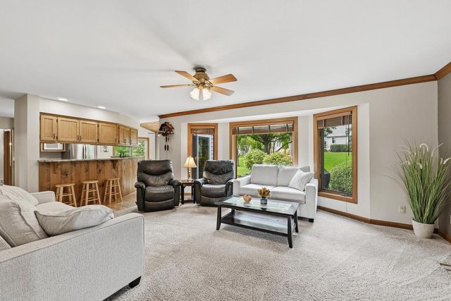 945 Gray Fox DRIVE, Brookfield, WI 53045