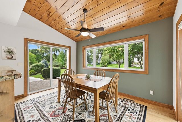 945 Gray Fox DRIVE, Brookfield, WI 53045