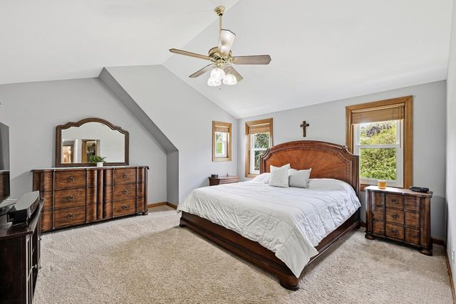 945 Gray Fox DRIVE, Brookfield, WI 53045