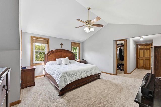 945 Gray Fox DRIVE, Brookfield, WI 53045