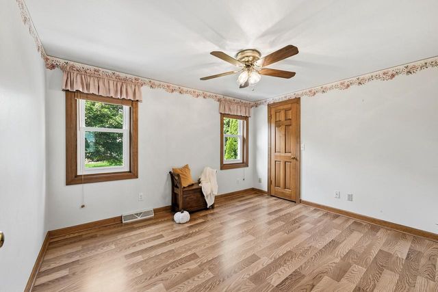 945 Gray Fox DRIVE, Brookfield, WI 53045