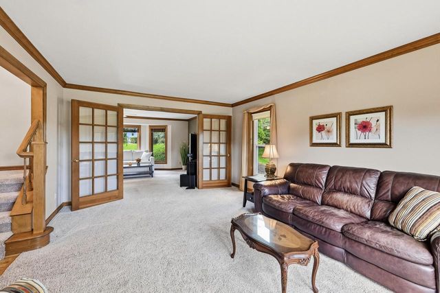 945 Gray Fox DRIVE, Brookfield, WI 53045