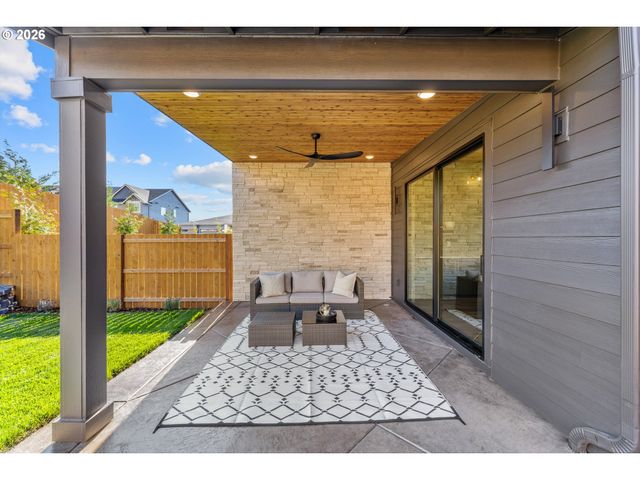 14886 Pomidor Pl, Oregon City, OR 97045