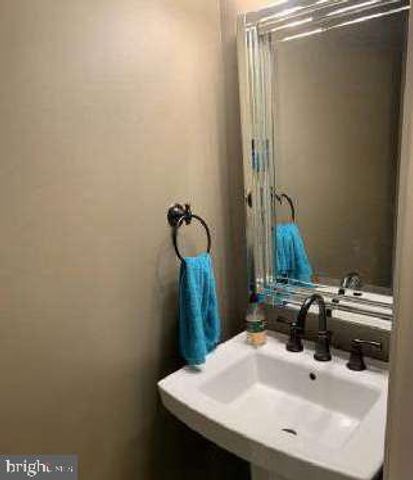 2124 GLENN SPRING CT, Falls Church, VA 22043