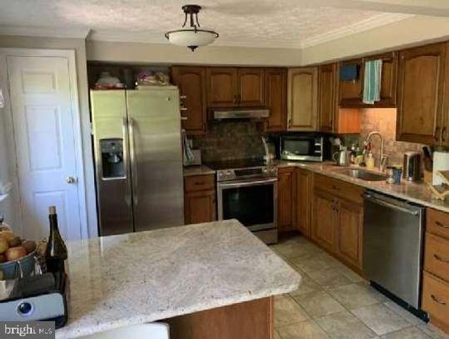 2124 GLENN SPRING CT, Falls Church, VA 22043