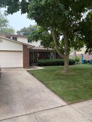359 Old Creek Drive, Saline, MI 48176
