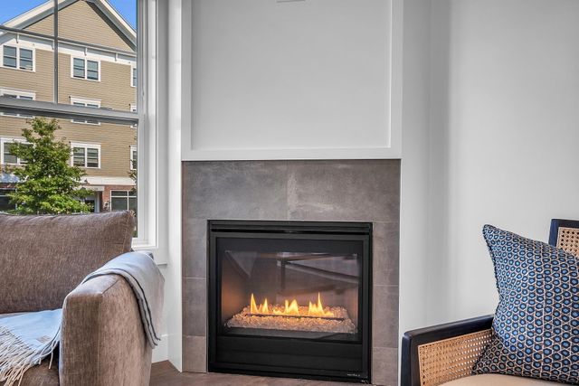 55 Pointe Pl Unit 208, Dover, NH 03820