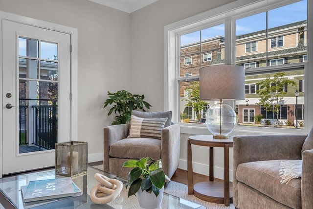 55 Pointe Pl Unit 208, Dover, NH 03820