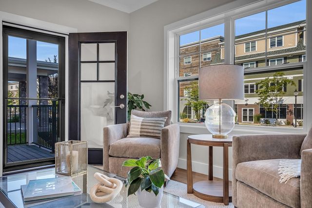 55 Pointe Pl Unit 208, Dover, NH 03820