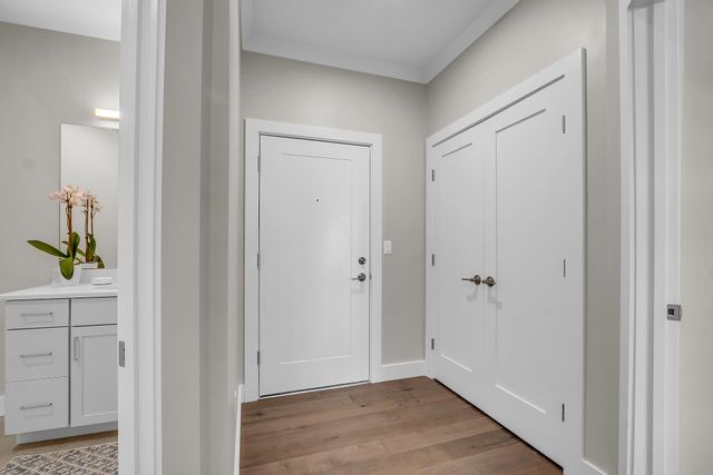 55 Pointe Pl Unit 208, Dover, NH 03820