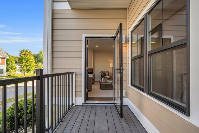 55 Pointe Pl Unit 208, Dover, NH 03820