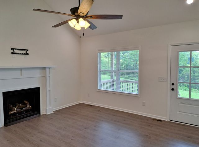 1296 Coosie Branch Rd, Cornersville, TN 37047