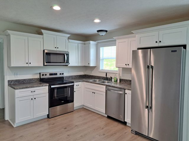 1296 Coosie Branch Rd, Cornersville, TN 37047