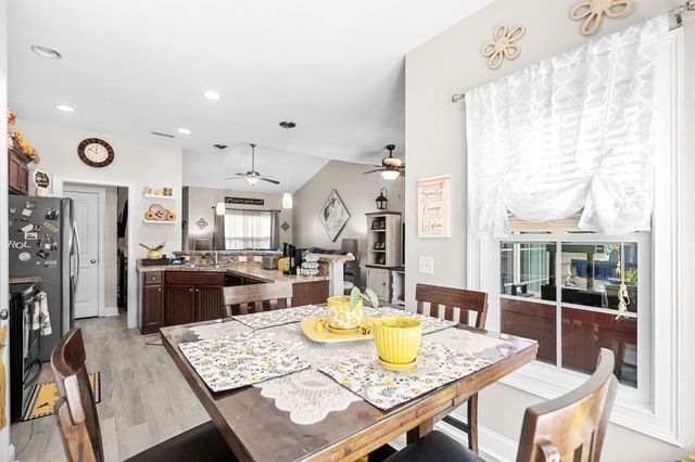 205 Maple Oak Dr., Conway, SC 29526