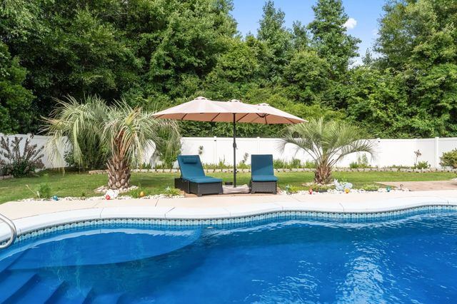 205 Maple Oak Dr., Conway, SC 29526