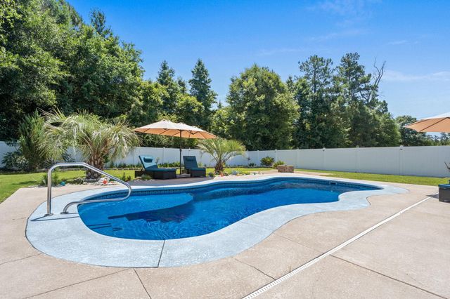 205 Maple Oak Dr., Conway, SC 29526