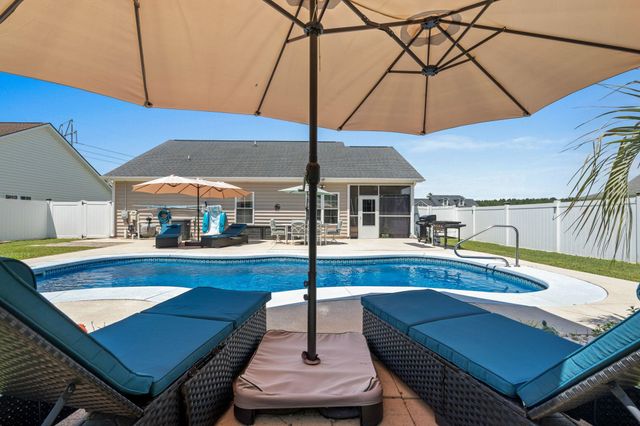 205 Maple Oak Dr., Conway, SC 29526