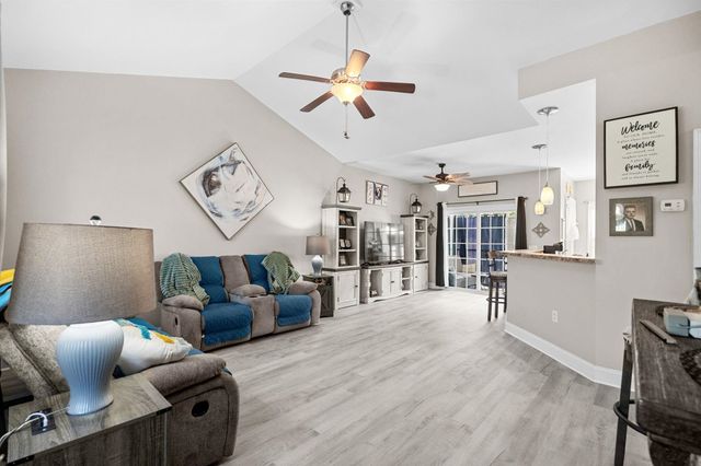 205 Maple Oak Dr., Conway, SC 29526