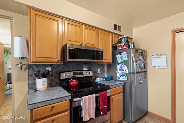 177 N Abrego Drive, Green Valley, AZ 85614
