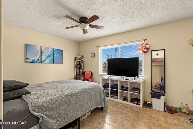 177 N Abrego Drive, Green Valley, AZ 85614